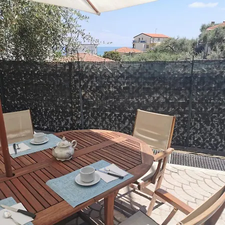 Oda ve Kahvaltı Il Viaggio Diano Marina